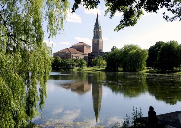 A Câmara Municipal e a ópera de Kiel / Alemanha . — Fotografia de Stock