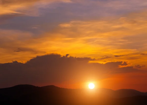 Montanhas ao pôr do sol — Fotografia de Stock