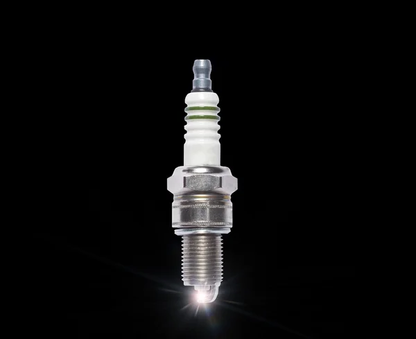 siyah arka plan üzerine izole buji