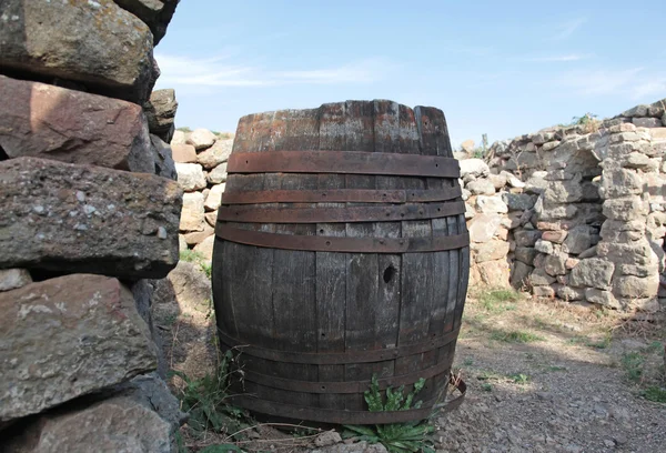 Eski şarap varil — Stok fotoğraf