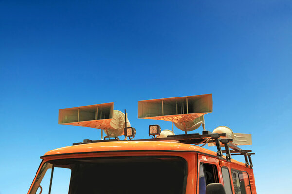 Автомобиль с громкоговорителями
