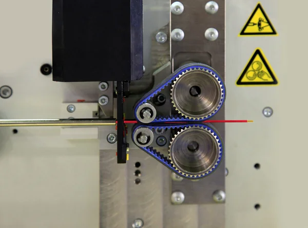 Машина для різання дроту — стокове фото