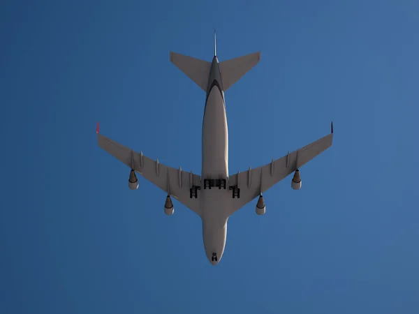 Large Jumbo Jet is landing — Stock Photo, Image