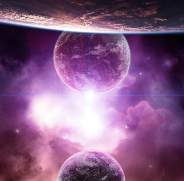 Planet mit violettem Nebel und aufgehendem Stern lizenzfreie Stockfotos