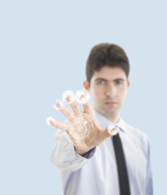 genç işadamı fütüristik sanal arabirimi