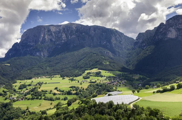 Visa av sciliar (södra tyrol, bolzano) — Stockfoto