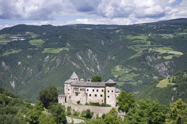 A kastély (Bolzano Dél-Tirol táj) — Stock Fotó