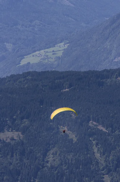 Paraglider above Austrian Alps — Stock Photo, Image