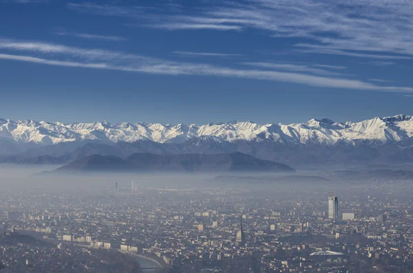 都灵市从空难山的全景视图 — 图库照片