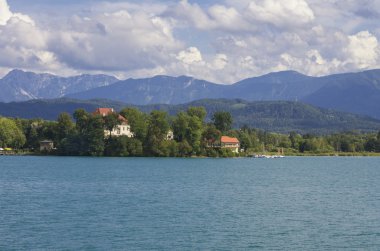 Göl worthersee of portschach (carinhtia, Avusturya görüntülemek)