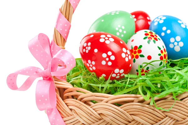 Easter eggs in basket close up — Stockfoto