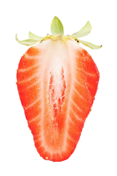 Moitié de fraise isolée sur fond blanc — Photo