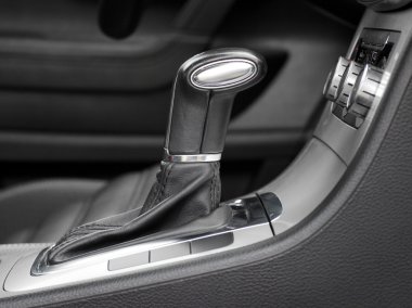 Araba otomatik vites