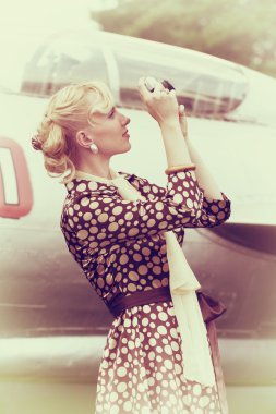 güzel kız ve uçak Vintage Fotoğraf
