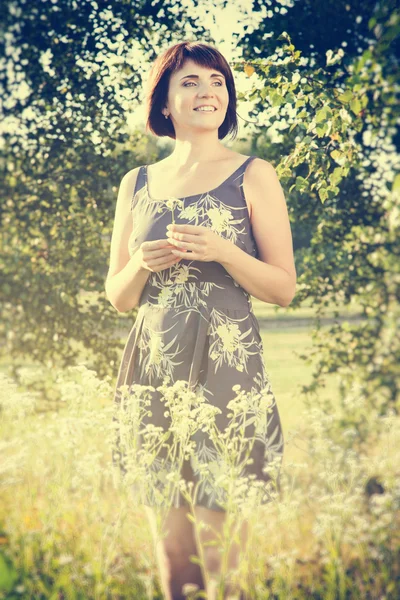 Happy woman in summer — Stock Photo, Image