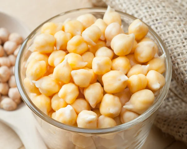 Chick peas sprouts in glass bowl — Stock Photo, Image