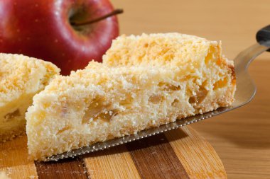 bir cheesecake ile elma