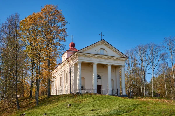 Belarus Minsk Bölgesindeki Myadel Ilçesi Shemetovo Köyündeki Eski Katolik Kilisesi — Stok fotoğraf