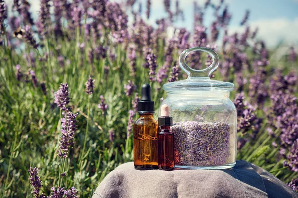 Dropper Bottles Lavender Essential Oil Glass Jar Dry Lavender Flowers — Stock Photo, Image