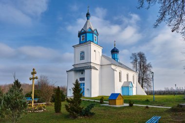 Bukhovichi köyü, Brest bölgesi, Kobrin bölgesi, Belarus 'taki Kutsal Bakire Meryem' in şefaatinin eski ortodoks kilisesi.. 