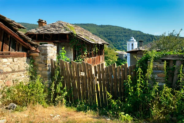 Chiesa nel villaggio Dolen, Bulgaria — Foto Stock