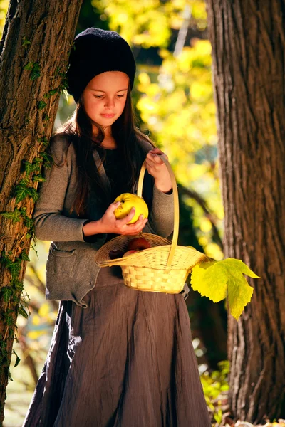 Podzimní dívka — Stock fotografie