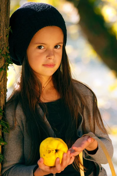 Autumn girl — Stock Photo, Image