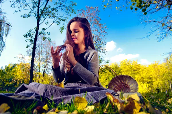 Autumn girl — Stock Photo, Image