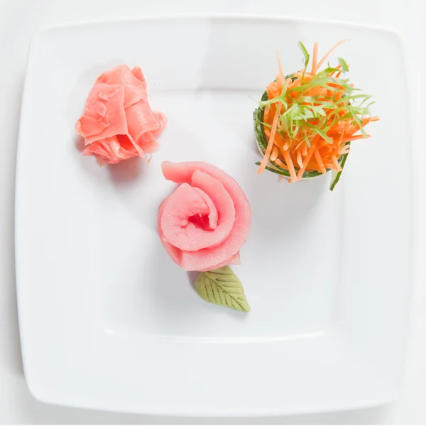 白い板の上の寿司 — ストック写真