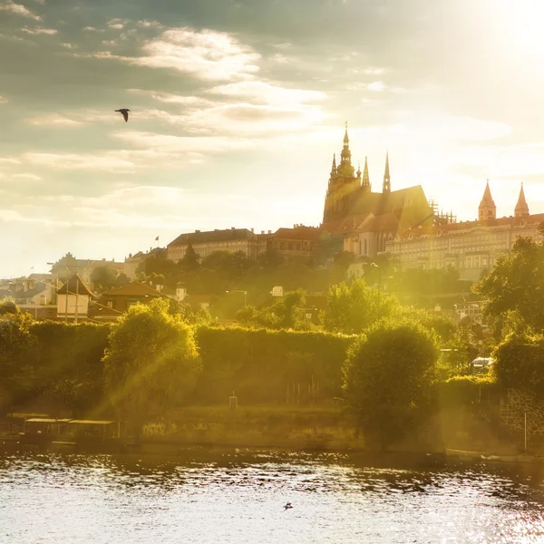 Utsikt över Pragborgen på sunset — Stockfoto