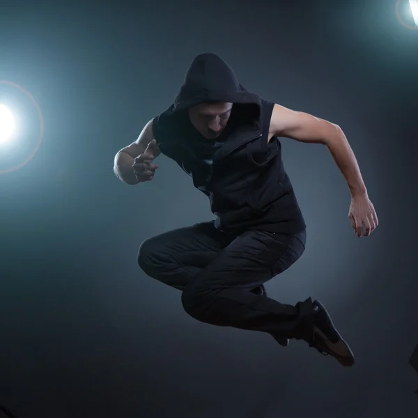 Jumping dancer — Stock Photo, Image