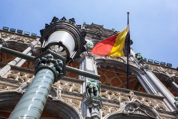 Belgium flag on Grand Place in Brussels — Stock Photo, Image