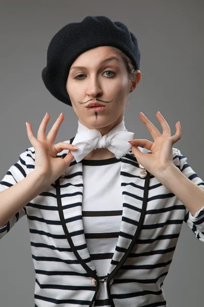 Franse stijl portret van jonge vrouw — Stockfoto