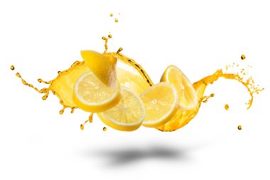 limon suyu sıçrama üzerinde beyaz izole ile düşen dilimler