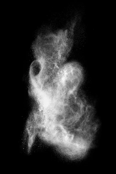 黒で隔離された白い粉爆発 — ストック写真