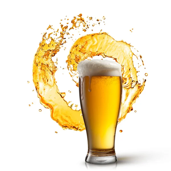 Beer in glass with splash isolated on white — Stock Photo, Image