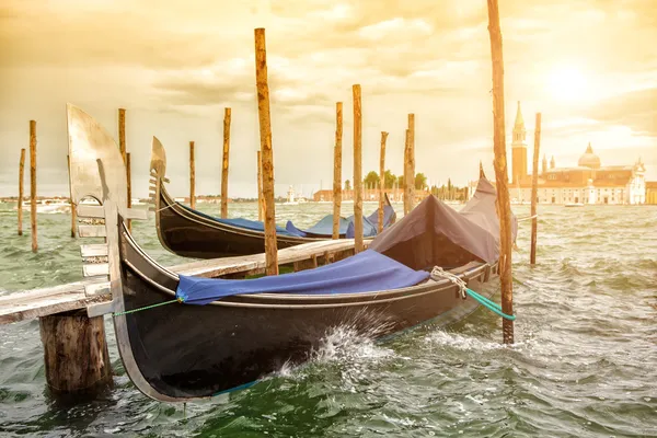 Góndolas al atardecer, Gran Canal de Venecia — Foto de Stock