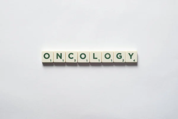Beyaz Arkaplandaki Tırnak Bloklarından Oluşan Onkoloji Kelimesi Kanser Fiziksel Sağlık — Stok fotoğraf