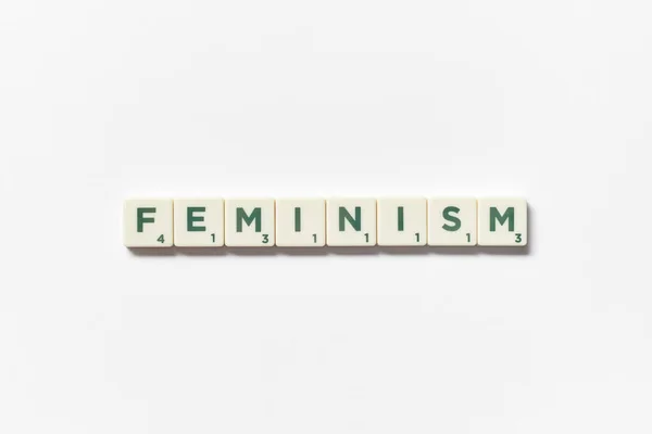 Феміністичне Слово Утворене Блоків Скрабу Білому Тлі Креативний Шаблон Концепцією — стокове фото