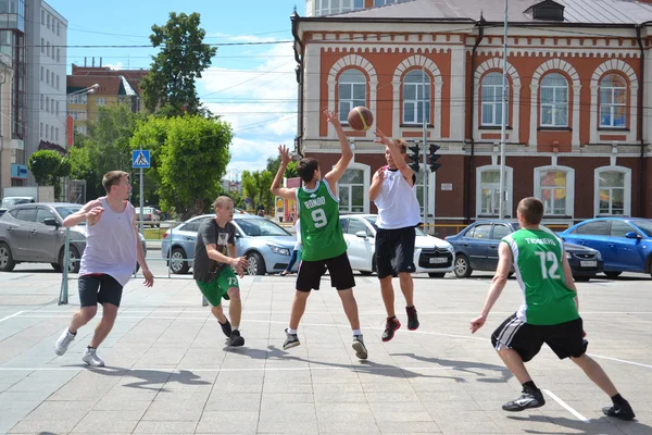 Dia da juventude de 2013, Tyumen. Competições de basquete em Tsvetno — Fotografia de Stock