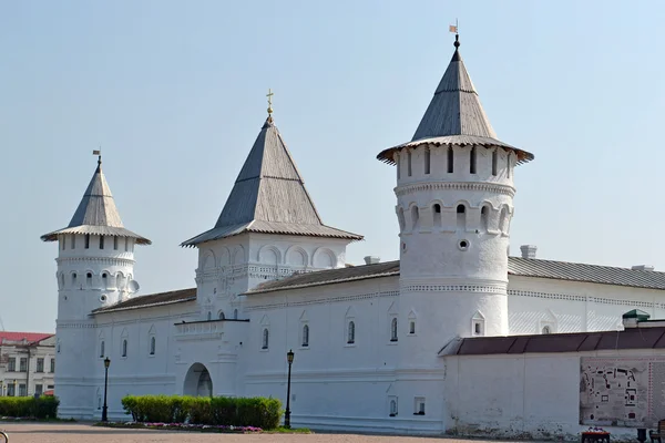 Muren en torens van het kremlin tobolsk — Stockfoto