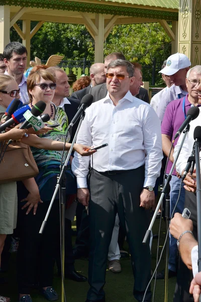 The governor of the Tyumen region Vladimir Yakushev took part in Federal Sabantuy 03.08.2013, Tyumen — Stock Photo, Image