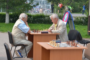 sokak sporcunun bir tatil günü satranç turnuvası. tyum