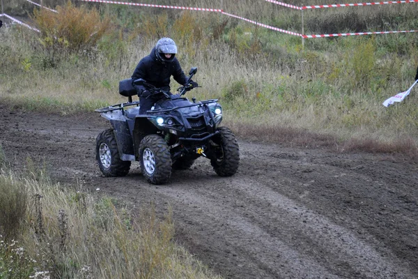 Ty bir sezon ATV üzerinde sürüş resmi kapanış gerçekleşti — Stok fotoğraf