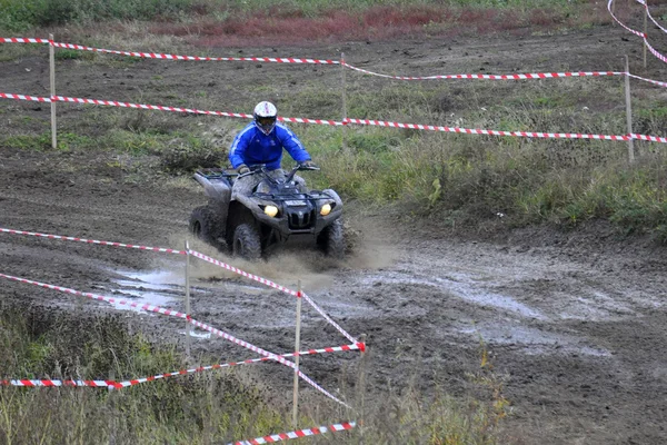 O encerramento oficial de uma estação da condução em ATVs realizou-se em Ty — Fotografia de Stock