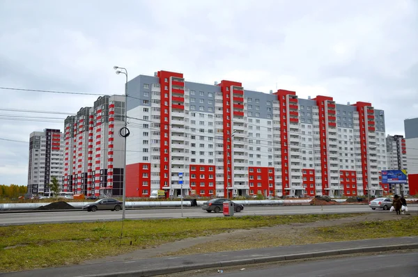 "O novo bairro residencial de Malakhovo em Tyumen . — Fotografia de Stock