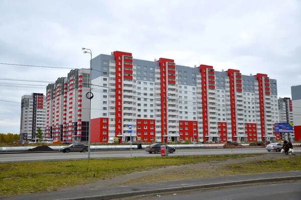 "El nuevo barrio residencial de Malakhovo en Tyumen . — Foto de Stock