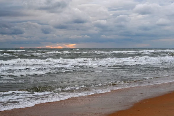Golven van de Zwarte Zee, anapa, kraj krasnodar. — Stockfoto