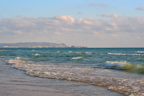 Anapa toekijken vanaf de kust in vityazevo. — Stockfoto