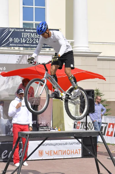 Timur ibragimov, der russische Meister bei einem Radrennen — Stockfoto